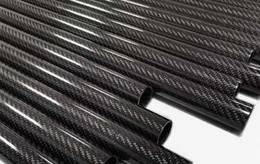 碳纤维材料与玻璃纤维材料比，哪个好？